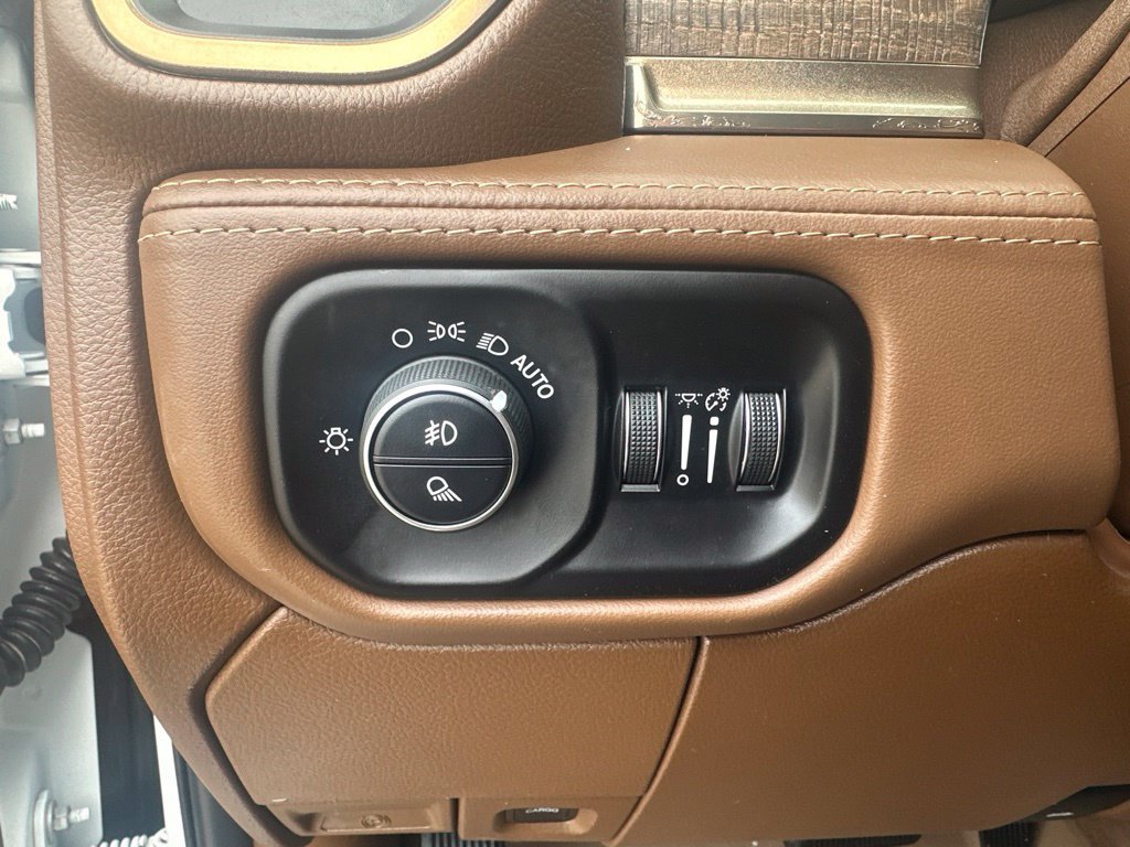 Used 2024 RAM 3500 Limited w/ Safety Group AWD/4WD image 16