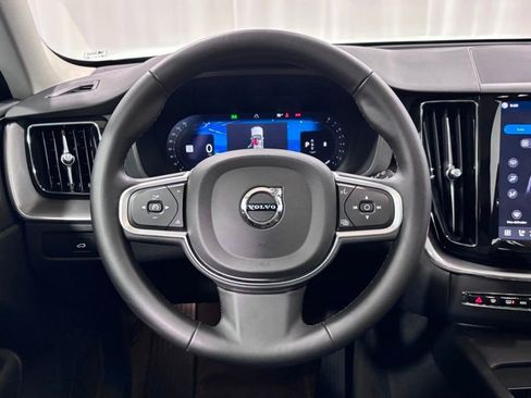 Certified 2025 Volvo XC60 B5 Core AWD/4WD image 13