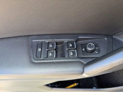 Used 2018 Volkswagen Tiguan SE w/ Panoramic Sunroof Package AWD/4WD image 26