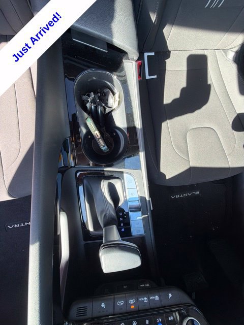 Used 2025 Hyundai Elantra SEL FWD image 26
