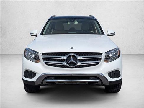 Used 2018 Mercedes-Benz GLC 300 4MATIC image 2