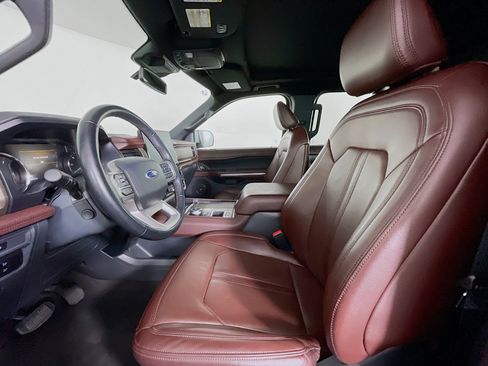 Used 2024 Ford Expedition Limited image 13