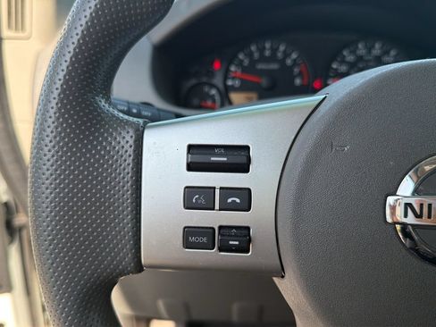 Used 2021 Nissan Frontier SV w/ Midnight Edition Floor Mats AWD/4WD image 34