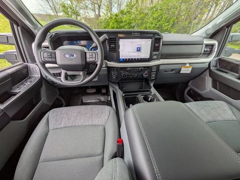 New 2026 Ford F350 XLT w/ XLT Premium Package AWD/4WD image 12