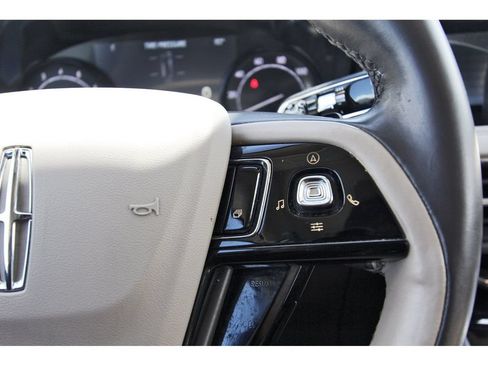 Used 2020 Lincoln Corsair FWD w/ Premium Package image 16