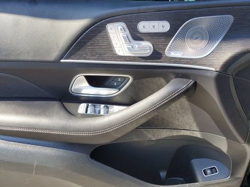 Used 2025 Mercedes-Benz GLS 450 4MATIC image 17