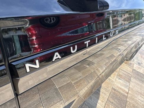Certified 2024 Lincoln Nautilus Reserve w/ Equipment Group 202A image 11