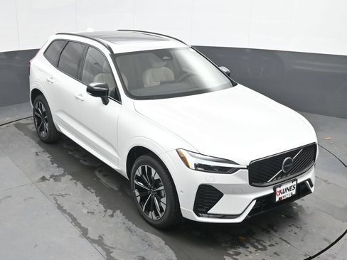 New 2026 Volvo XC60 B5 Plus w/ Climate Package AWD/4WD image 31