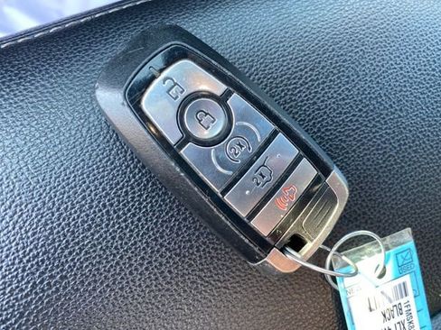 Used 2020 Ford Explorer XLT w/ Equipment Group 202A image 24