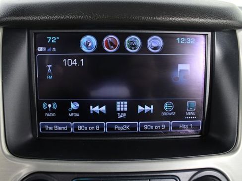 Used 2017 GMC Yukon XL SLT w/ Enhanced Security Package image 5