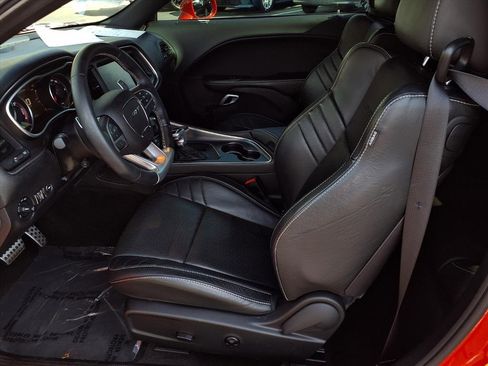 Used 2016 Dodge Challenger SRT image 48