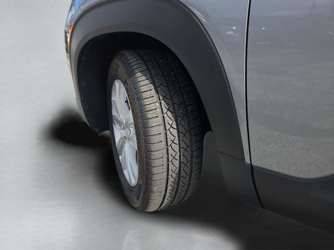 Used 2023 Chevrolet TrailBlazer LS image 36