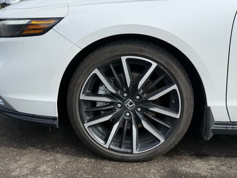Used 2023 Honda Accord Touring image 9