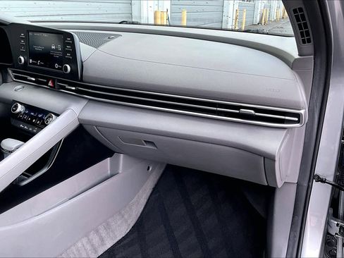 Used 2023 Hyundai Elantra SEL w/ Cargo Package image 21