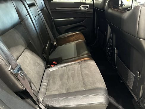 Used 2021 Jeep Grand Cherokee Laredo X AWD/4WD image 20