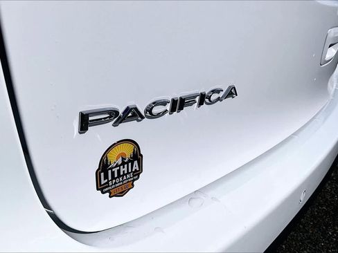 New 2026 Chrysler Pacifica Select FWD image 7