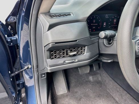 Certified 2023 Honda Accord EX image 11