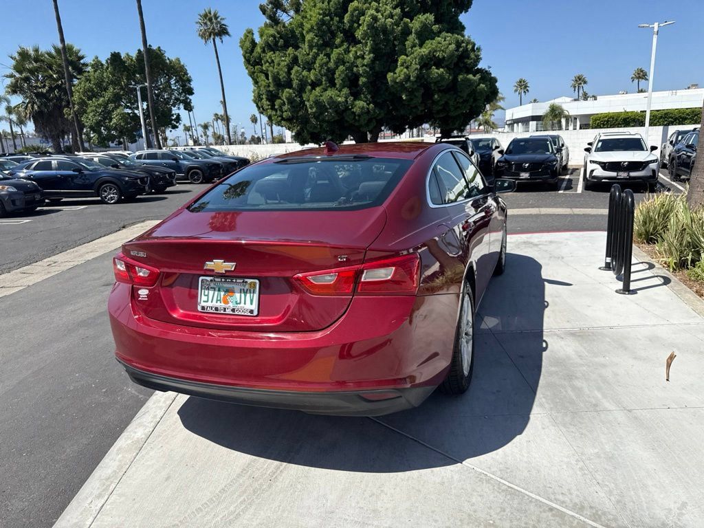 Used 2018 Chevrolet Malibu LT FWD image 16