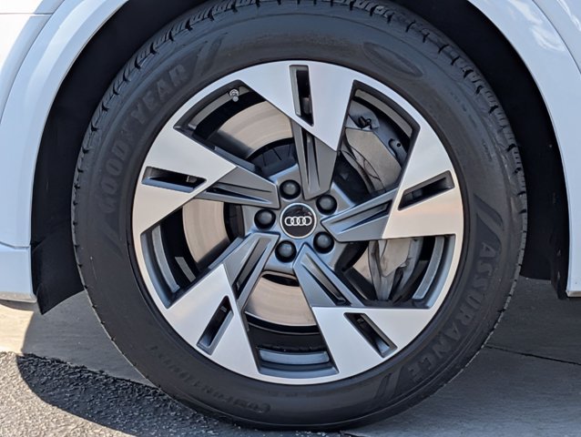 Used 2023 Audi e-tron Premium AWD/4WD image 26