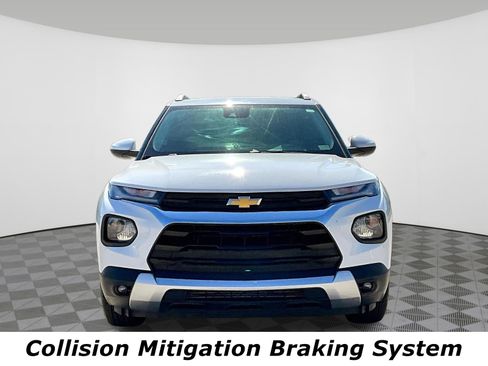 Used 2023 Chevrolet TrailBlazer LT w/ Convenience Package FWD image 2