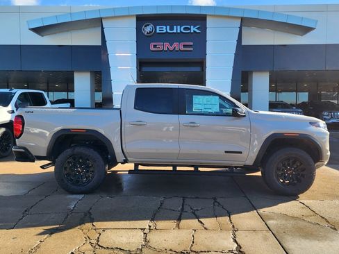 New 2026 GMC Canyon Elevation w/ Convenience Package image 3