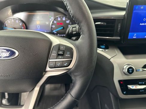 Used 2022 Ford Explorer XLT w/ Equipment Group 202A AWD/4WD image 27