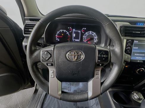 Used 2021 Toyota 4Runner SR5 Premium w/ Moonroof Package AWD/4WD image 18