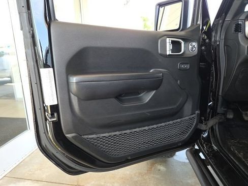 Used 2019 Jeep Wrangler Sport w/ Quick Order Package 23S AWD/4WD image 39