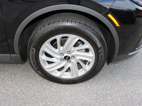 Used 2023 Lincoln Corsair Standard image 9