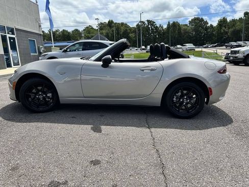 Used 2023 MAZDA MX-5 Miata Sport RWD image 6