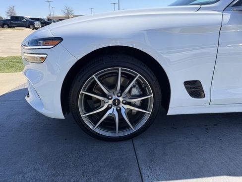 Used 2025 Genesis G70 2.5T image 4