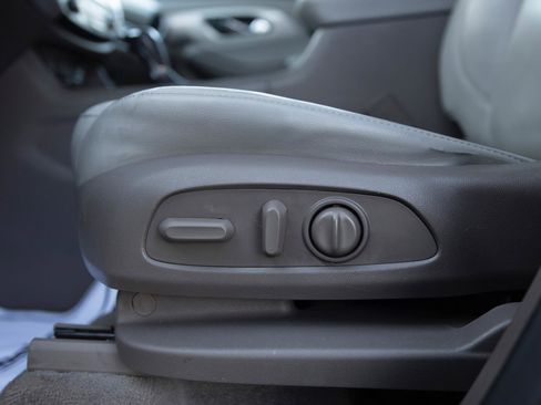 Used 2020 Chevrolet Traverse LT w/ Driver Confidence II Package image 12