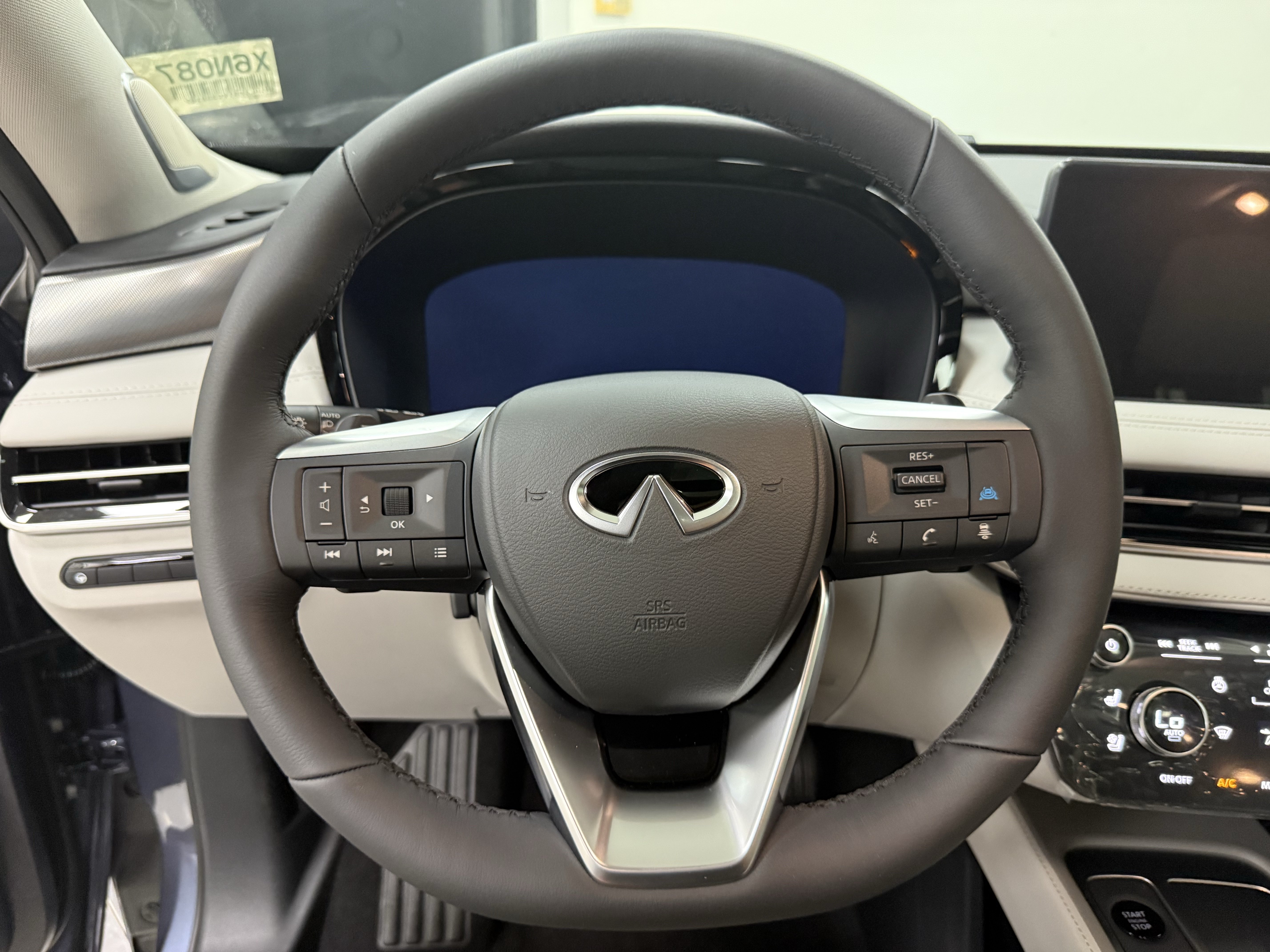Certified 2027 INFINITI QX60 Luxe w/ Cargo Package FWD image 18