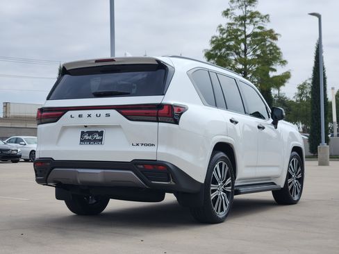 New 2025 Lexus LX 700h Luxury image 8