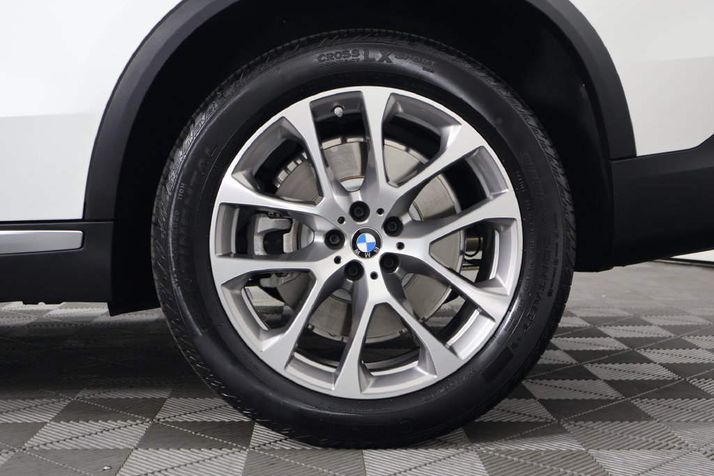 Used 2026 BMW X5 xDrive50e w/ Executive Package AWD/4WD image 16