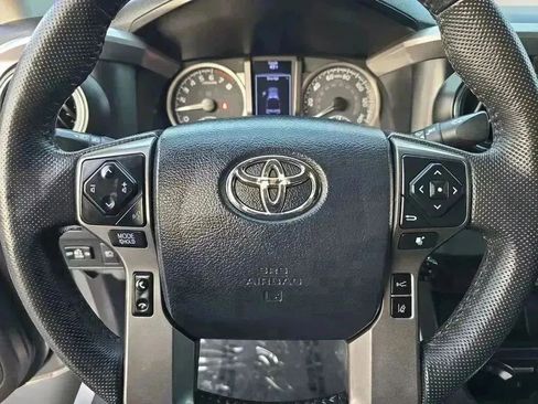 Used 2020 Toyota Tacoma SR5 image 12