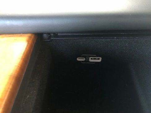 Certified 2022 Jeep Grand Wagoneer Series III image 9