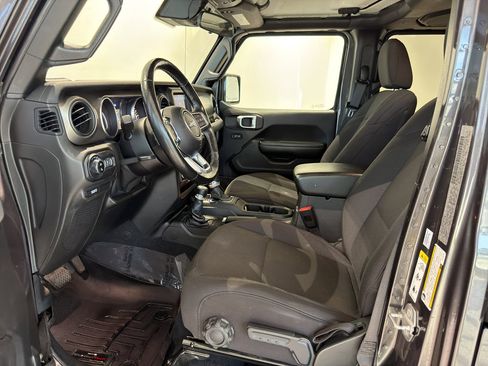 Used 2020 Jeep Gladiator Sport w/ Quick Order Package 24S image 14