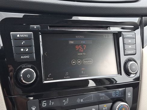 Used 2021 Nissan Rogue Sport SV AWD/4WD image 17