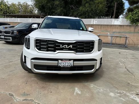 Certified 2025 Kia Telluride S FWD image 8