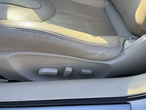 Used 2014 INFINITI Q60 Convertible w/ Premium Package image 21