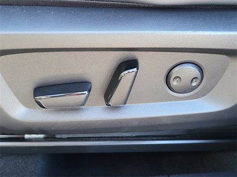 Used 2024 Mitsubishi Outlander SE image 19