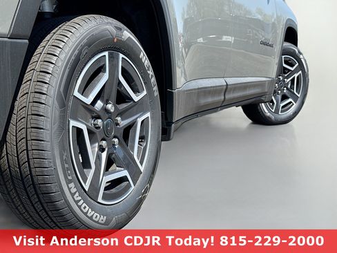 New 2026 Jeep Cherokee Laredo AWD/4WD image 13