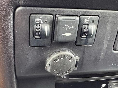 Used 2020 Toyota Sienna Limited Premium w/ Carpet Mat Package AWD/4WD image 16