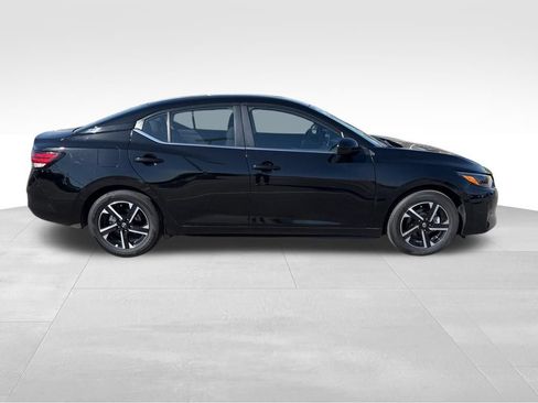 Used 2025 Nissan Sentra SV FWD image 8
