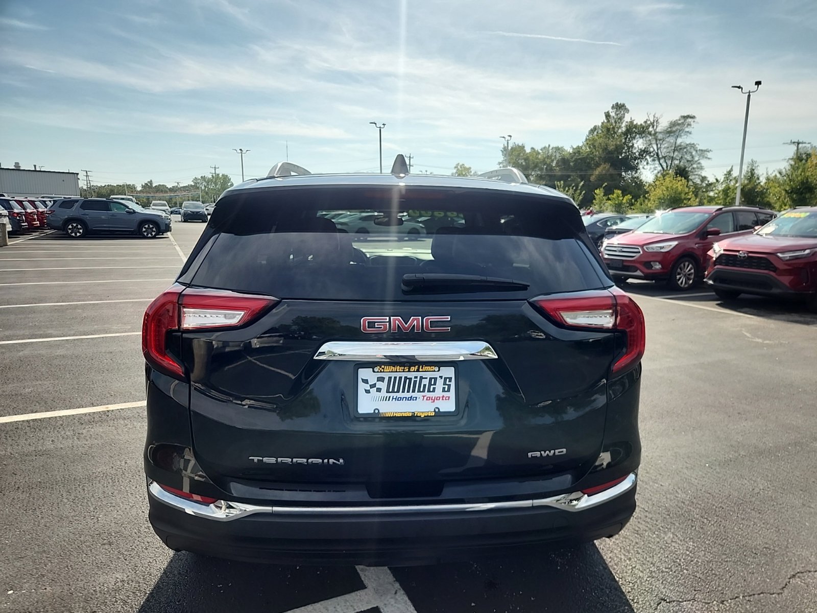 Used 2023 GMC Acadia SLT AWD/4WD image 5