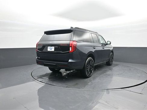 New 2026 Ford Expedition Platinum image 7