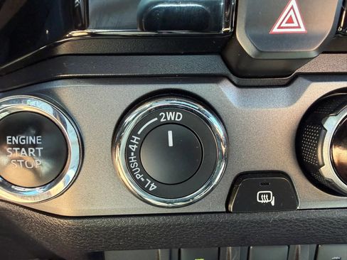 Used 2016 Toyota Tacoma TRD Sport w/ Premium & Technology Package AWD/4WD image 32