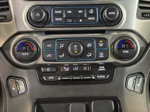 Used 2020 Chevrolet Suburban LT image 39
