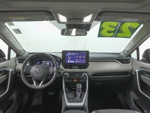 Used 2023 Toyota RAV4 XLE Premium image 6
